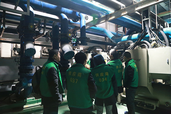 心日源運用磁懸浮機子對中央空調進行節(jié)能改造圖